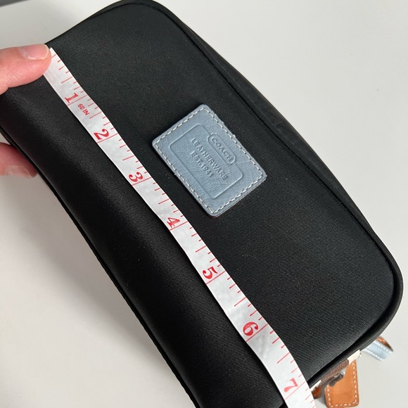 Coach Hampton Toiletry Bag Black Nylon Blue Travel Zip - Picture 7 of 7